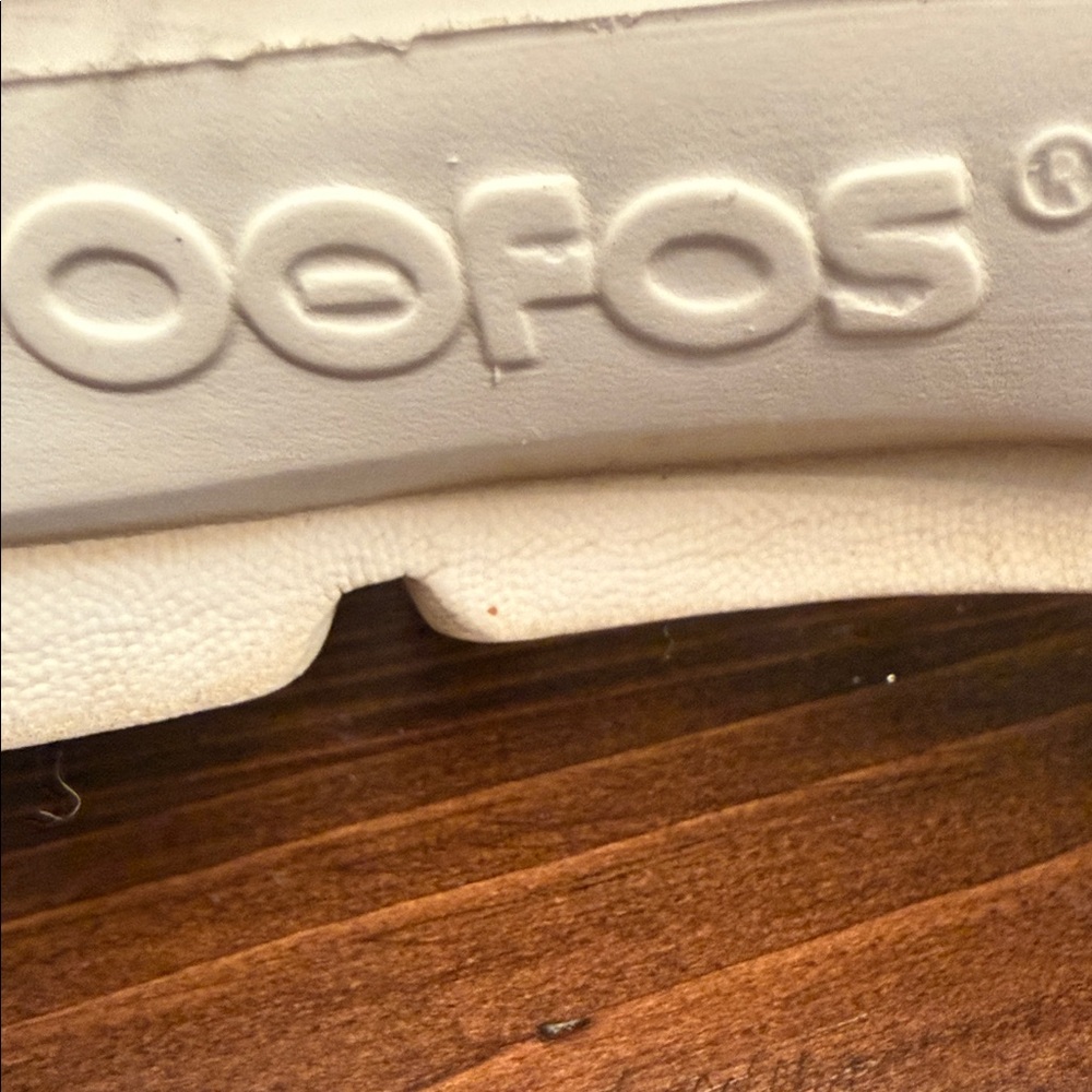 OOFOS OOmg Recovery Shoes Women’s 9 Burgundy Slip On Comfort - Picture 2 of 5
